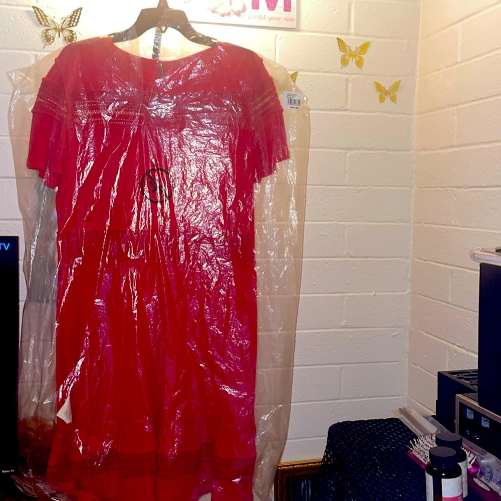 Beautiful red short sleeve dress. XL.